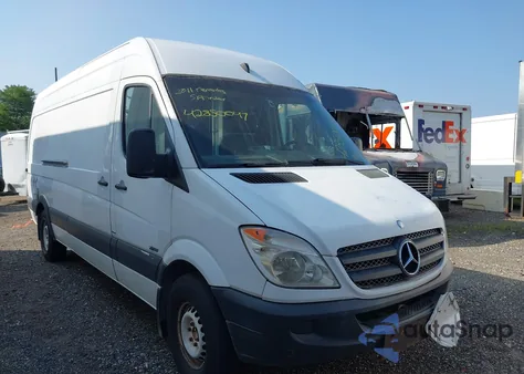 2011 Mercedes-Benz Sprinter 2500 High Roof из США, поврежденный, VIN WD3PE8CB8B5606061